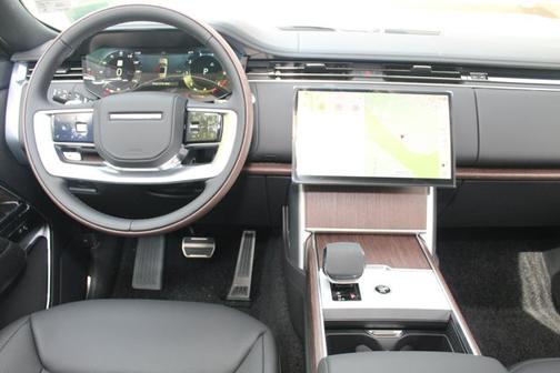 2025 Land Rover Range Rover SE