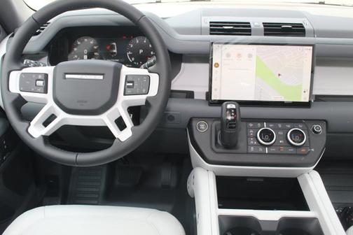 2025 Land Rover Defender X-Dynamic SE