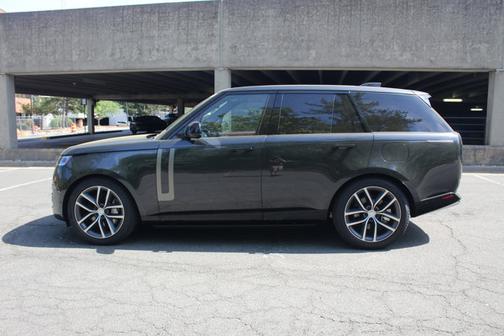 2025 Land Rover Range Rover SE