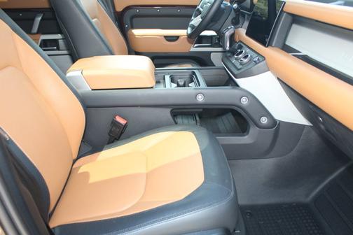 2024 Land Rover Defender X-Dynamic SE