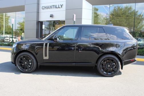2025 Land Rover Range Rover SE