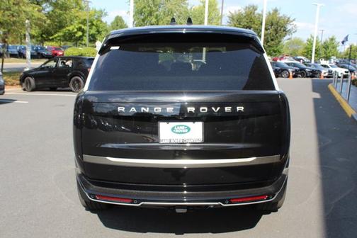 2025 Land Rover Range Rover SE