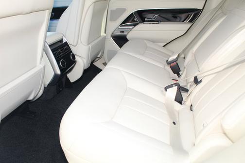 2025 Land Rover Range Rover SE