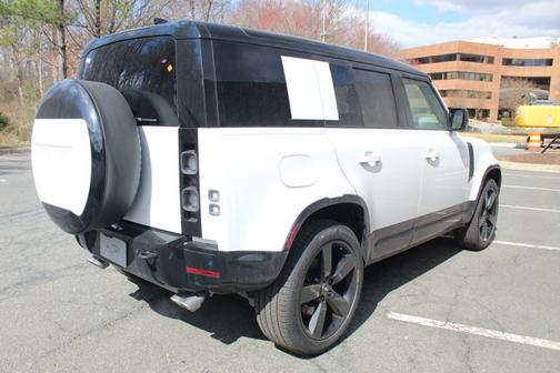2025 Land Rover Defender V8