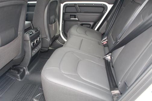 2025 Land Rover Defender V8