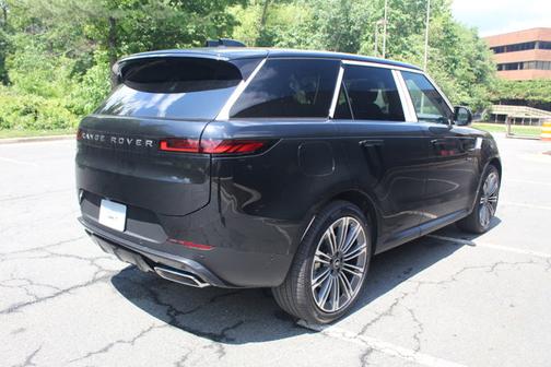 2025 Land Rover Range Rover Sport SE