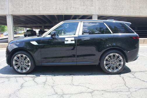2025 Land Rover Range Rover Sport SE