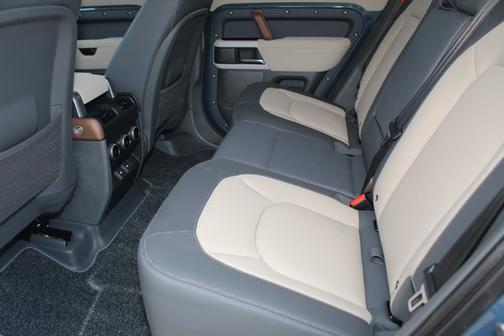 2023 Land Rover Defender X-Dynamic SE