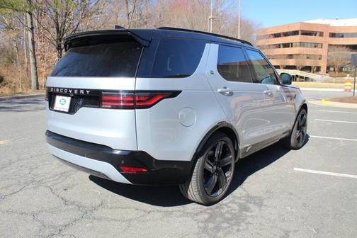 2024 Land Rover Discovery Metropolitan Edition
