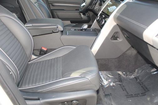 2024 Land Rover Discovery Metropolitan Edition