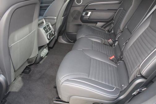 2024 Land Rover Discovery Metropolitan Edition