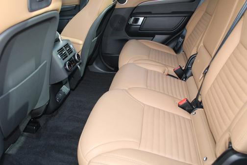 2024 Land Rover Discovery Metropolitan Edition