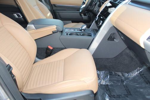 2024 Land Rover Discovery Metropolitan Edition
