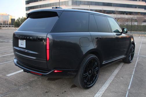 2025 Land Rover Range Rover SE