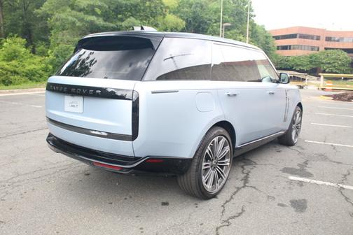 2025 Land Rover Range Rover SE