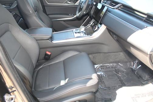 2024 Jaguar XF R-Dynamic SE