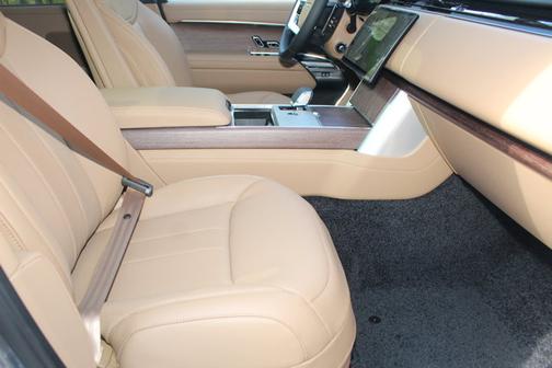 2025 Land Rover Range Rover SE