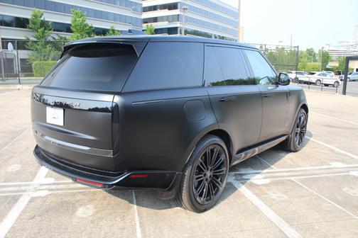 2025 Land Rover Range Rover SE