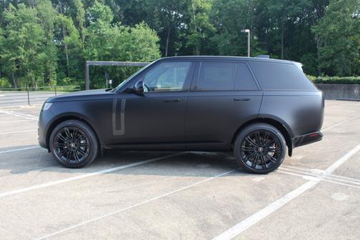 2025 Land Rover Range Rover SE