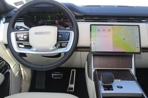 2025 Land Rover Range Rover SE