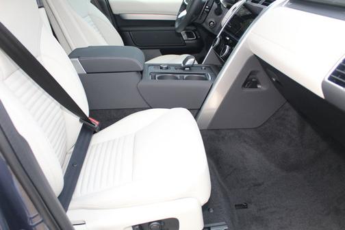 2025 Land Rover Discovery Dynamic SE