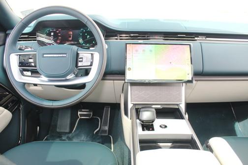 2025 Land Rover Range Rover SV