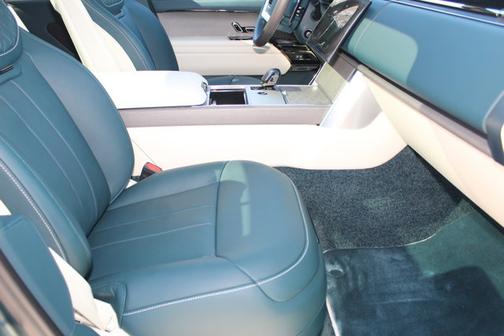 2025 Land Rover Range Rover SV