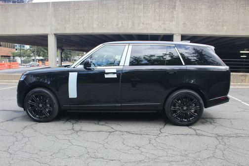 2025 Land Rover Range Rover SE