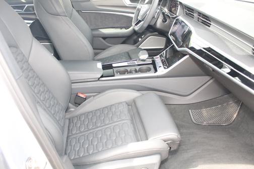 2025 Audi RS 6 Avant performance