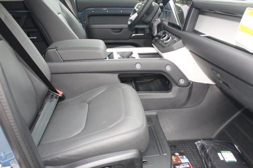 2025 Land Rover Defender S