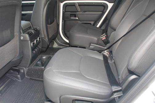 2025 Land Rover Defender X-Dynamic SE