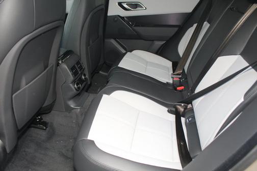 2026 Land Rover Range Rover Velar Dynamic SE