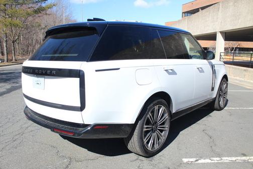 2025 Land Rover Range Rover SE