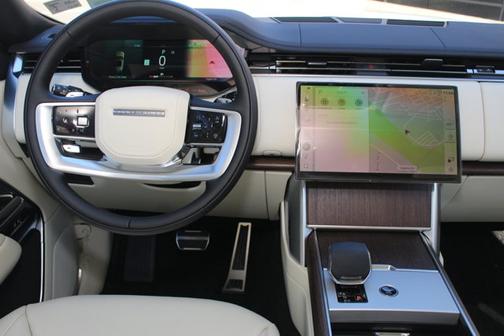 2025 Land Rover Range Rover SE