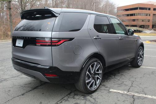 2025 Land Rover Discovery Dynamic SE