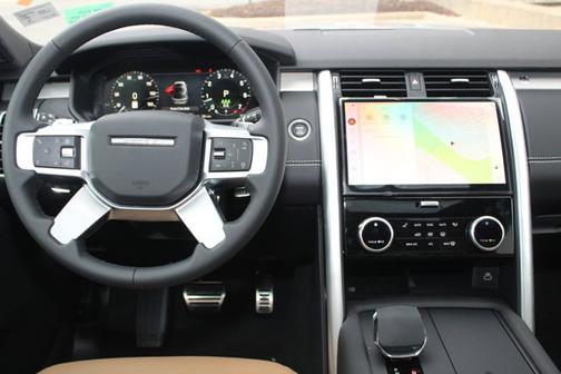 2025 Land Rover Discovery Dynamic SE