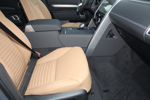 2025 Land Rover Discovery Dynamic SE