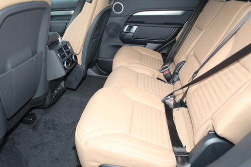 2025 Land Rover Discovery Dynamic SE
