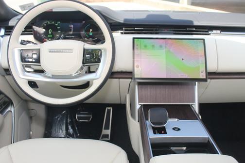 2025 Land Rover Range Rover SE
