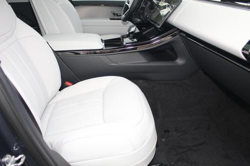 2025 Land Rover Range Rover Sport SE