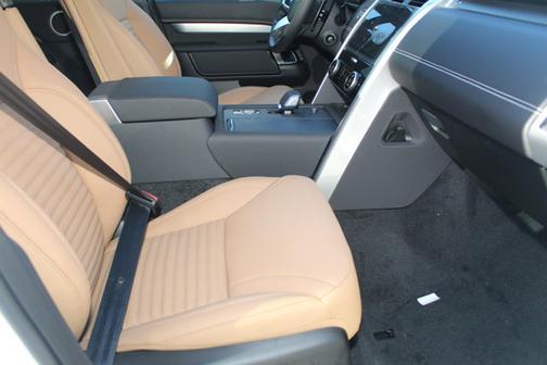 2025 Land Rover Discovery Dynamic SE