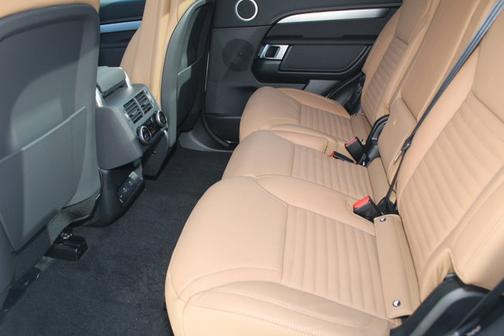 2025 Land Rover Discovery Dynamic SE