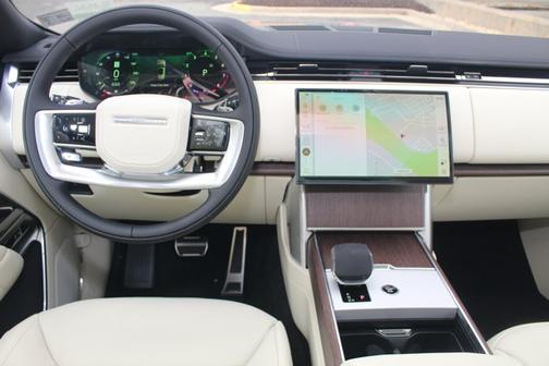 2025 Land Rover Range Rover SE