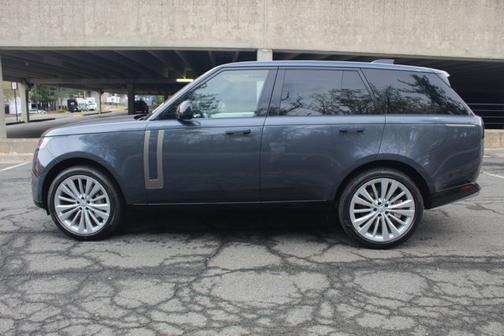 2025 Land Rover Range Rover SE