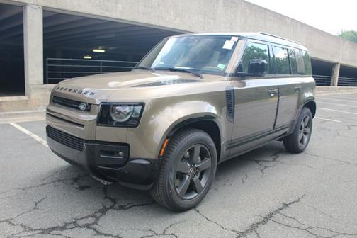 2025 Land Rover Defender X-Dynamic SE