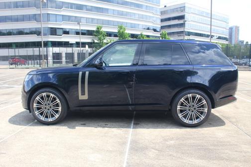 2025 Land Rover Range Rover SE