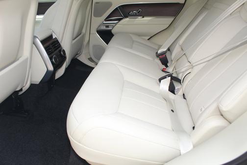 2025 Land Rover Range Rover SE