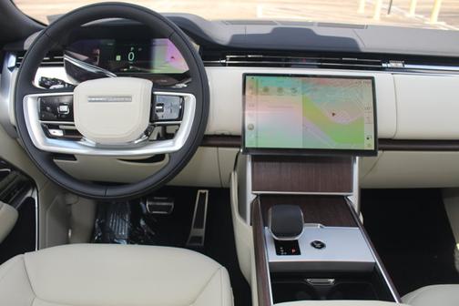 2025 Land Rover Range Rover SE