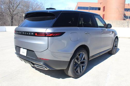 2025 Land Rover Range Rover Sport SE