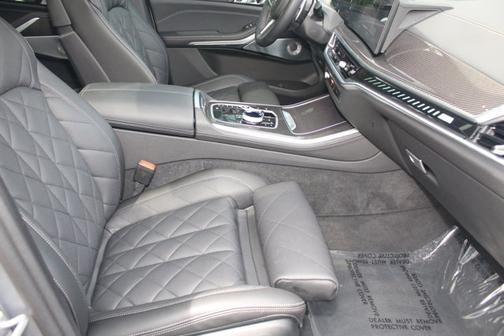 2024 BMW X5 M60i